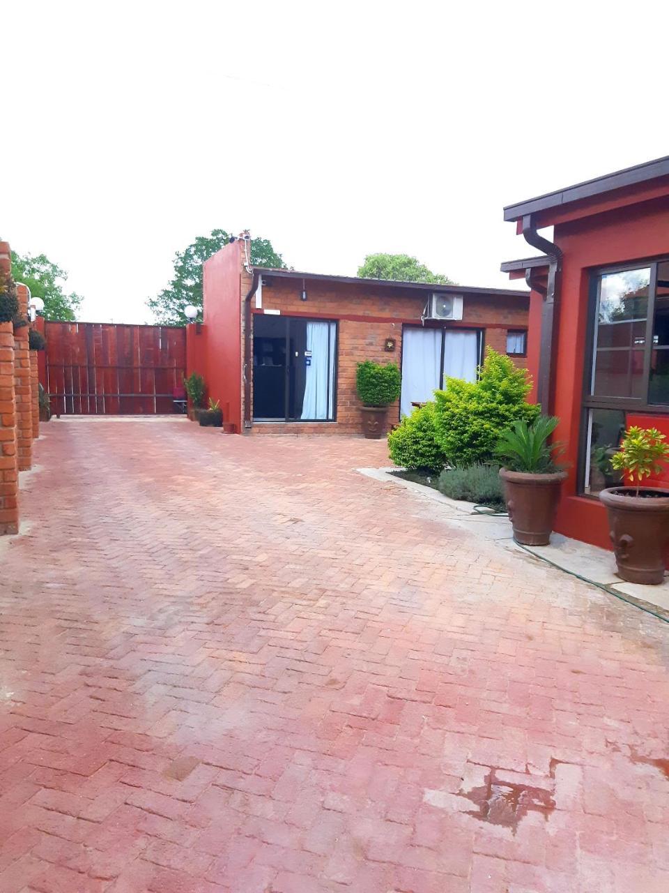רונדו Niilo'S Guesthouse מראה חיצוני תמונה