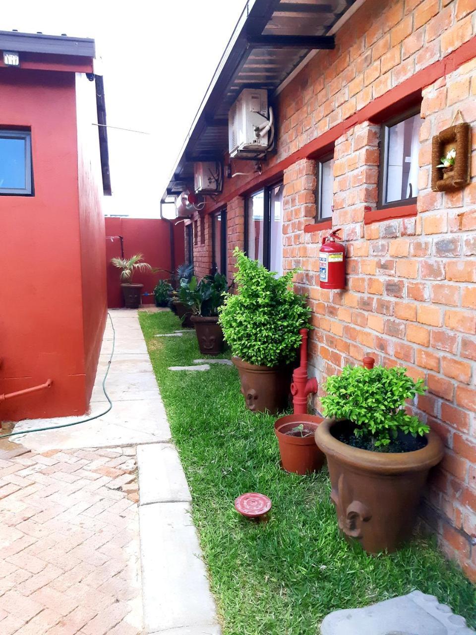 רונדו Niilo'S Guesthouse מראה חיצוני תמונה