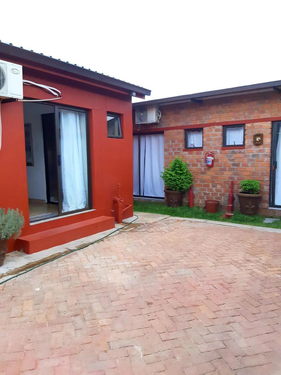 רונדו Niilo'S Guesthouse מראה חיצוני תמונה